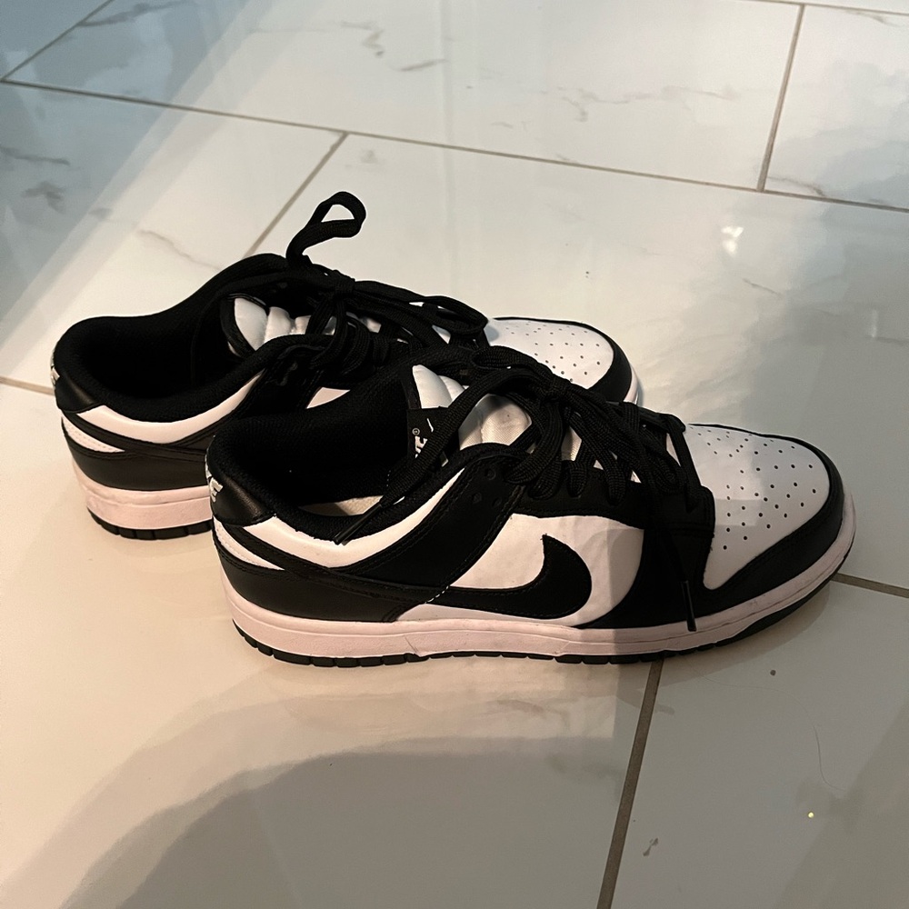 Nike Women's Black and White Sneakers - Picture 2 of 4